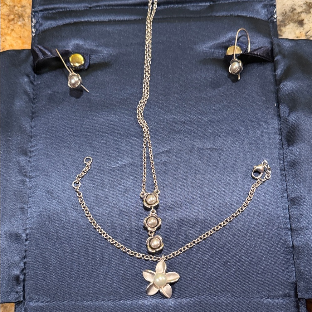 Elegant Pandora Silver Pearl Necklace and Earring Set